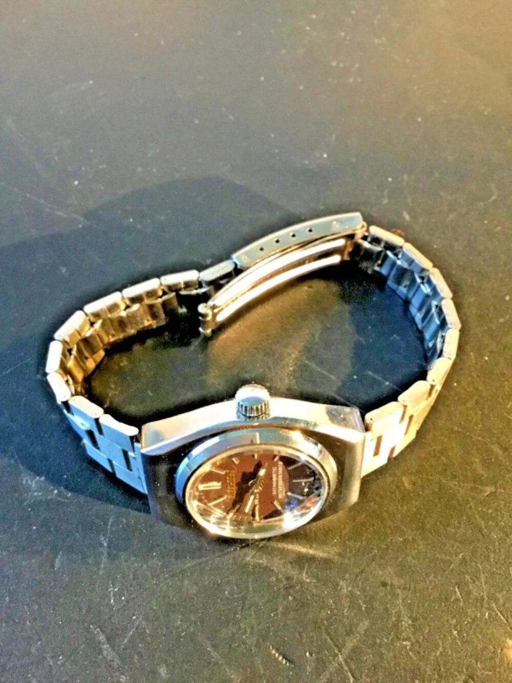 Elgin Women’s De Lux Modern Wristwatch – Stainless Steel – Blue Dial – Clean